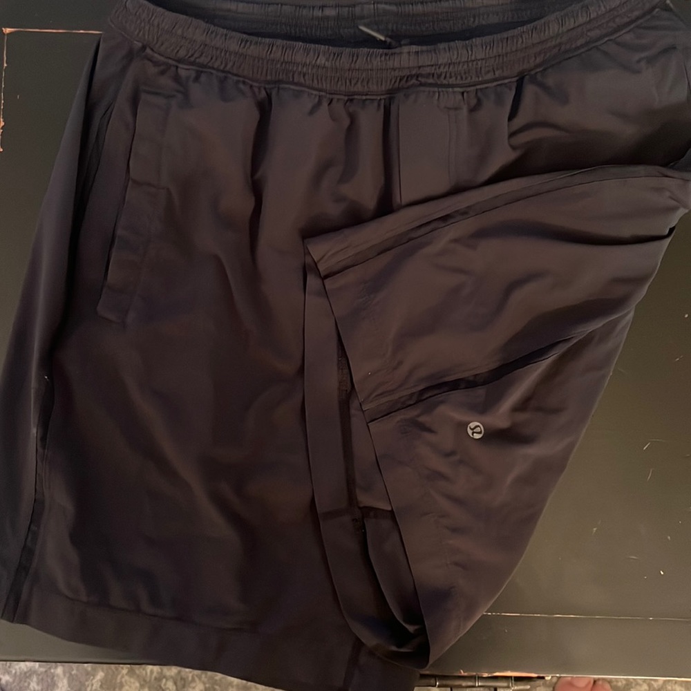 Men’s Lululemon surge shorts 7” inseam *with liner*